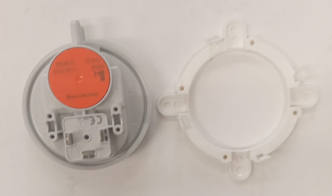 PELLET-SET прессостат Huba 33/20Pa + крепление, Centrometal, 53342+49592