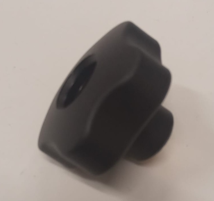 Пластиковая гайка для закрытия дверцы камеры сгорания пеллетного котла PEL-TEC, M10, Centrometal, 25348